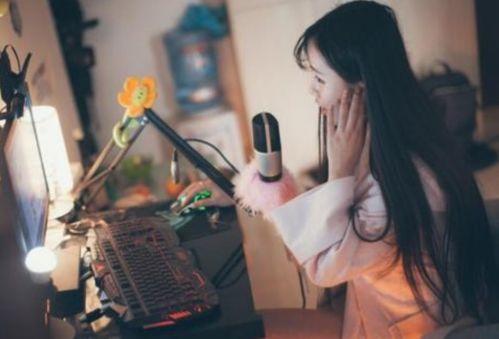 吃瓜网红主播二婶视频,揭秘网红圈幕后故事